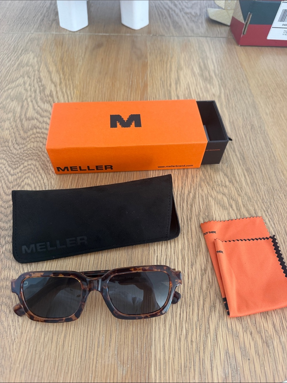 Never worn- Meller Men’s Tortoiseshell Sunglasses – Classic Brown Frame